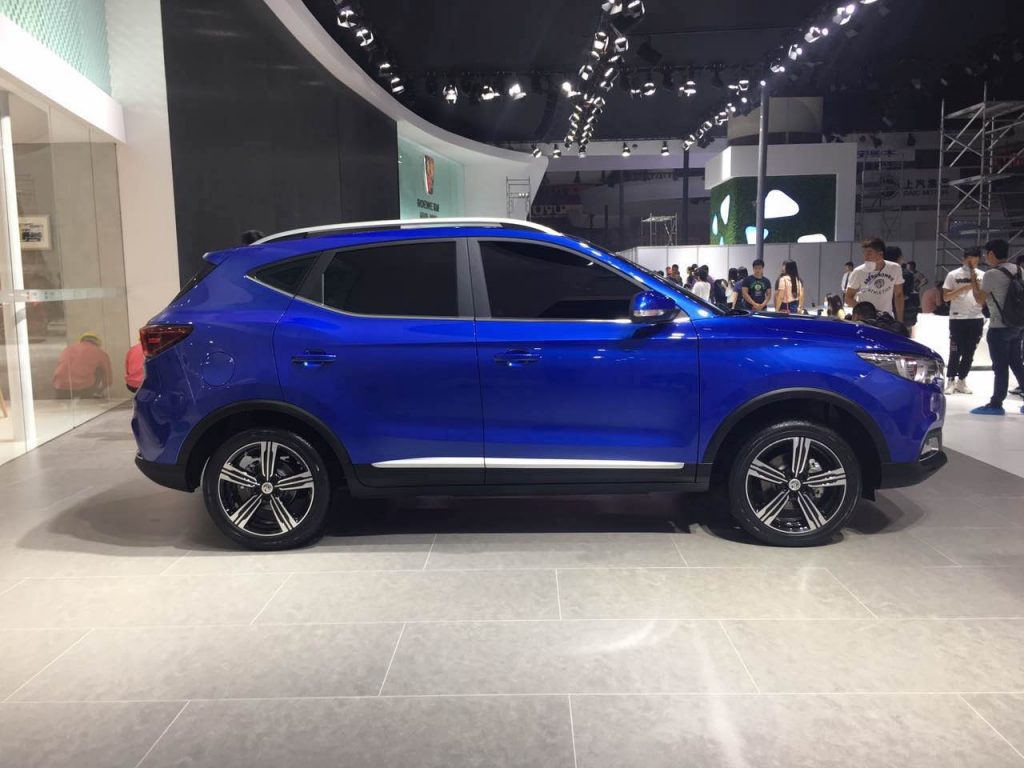 mg-zs-spied-side-ahead-of-debut