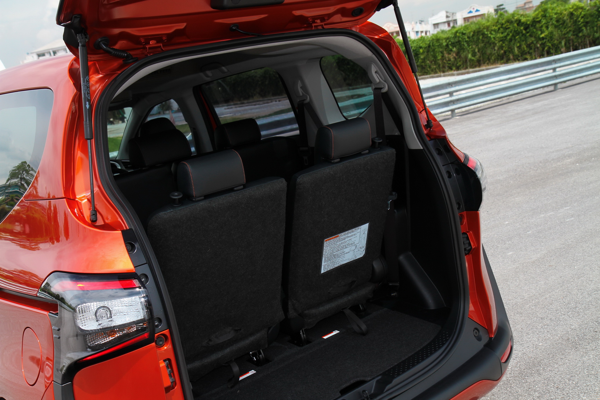 Toyota Sienta Test Drive