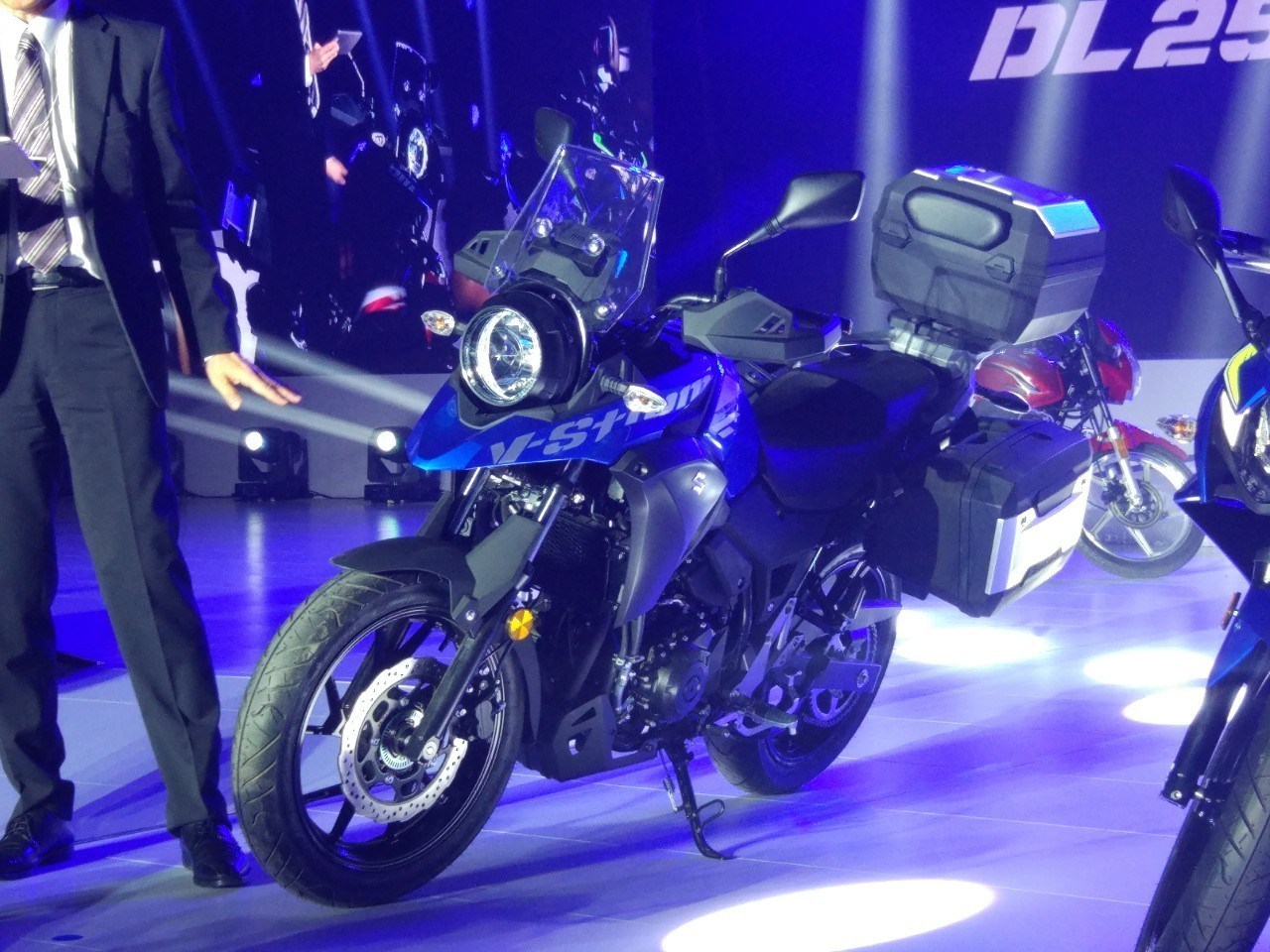 suzuki-dl250-concept-v-strom-250-4