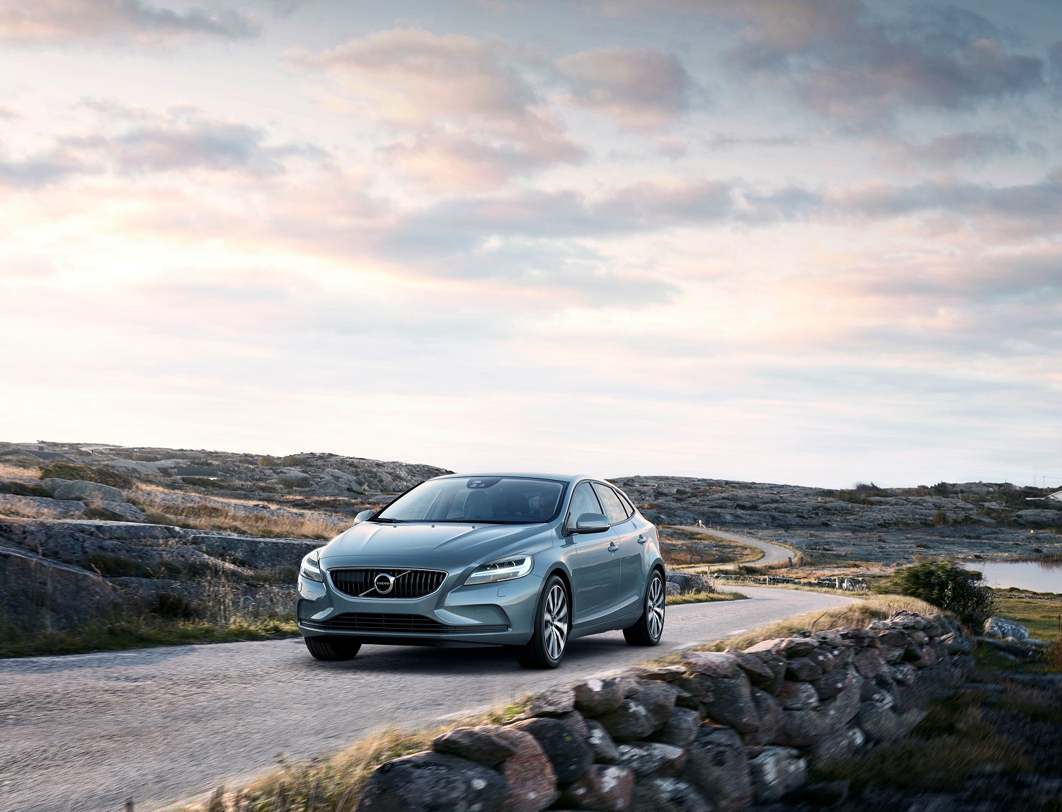 Volvo V40 T4 Momentum Location 3/4 Front