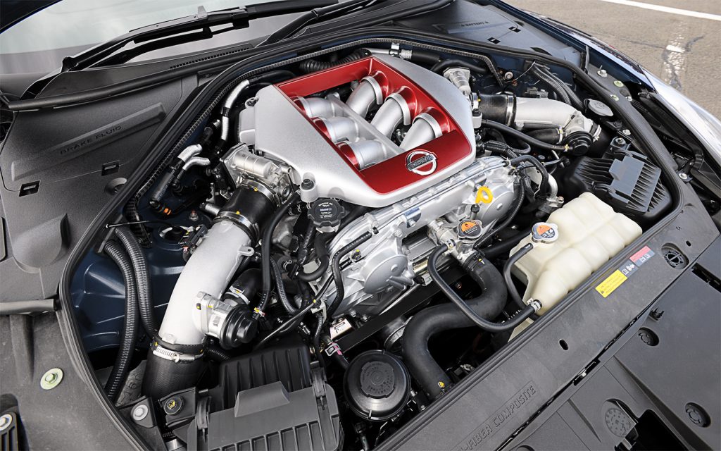 Какие двигателя ставились. Nissan GTR r35 мотор. Nissan GTR 35 мотор. Двигатель Ниссан ГТР 35. Двигатель GTR r35.