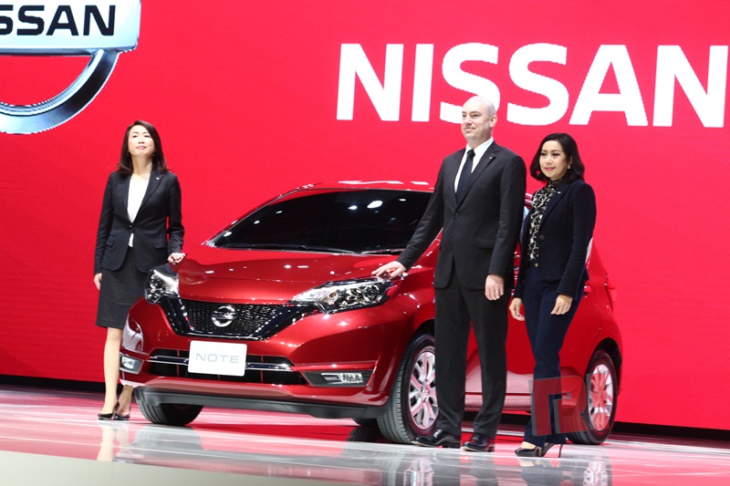 Nissan-Note-Debut016