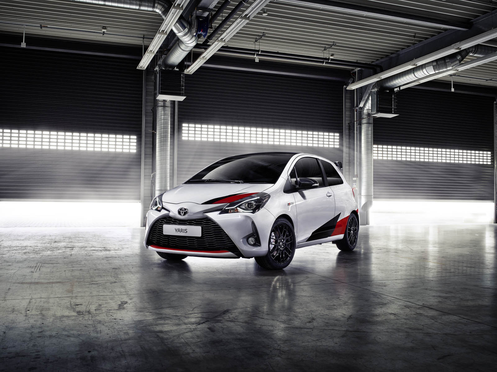 01_Yaris_GRMN_34Front_final copy