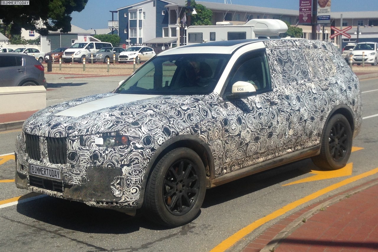 BMW-X7-front-three-quarters-spy-shot-South-Africa