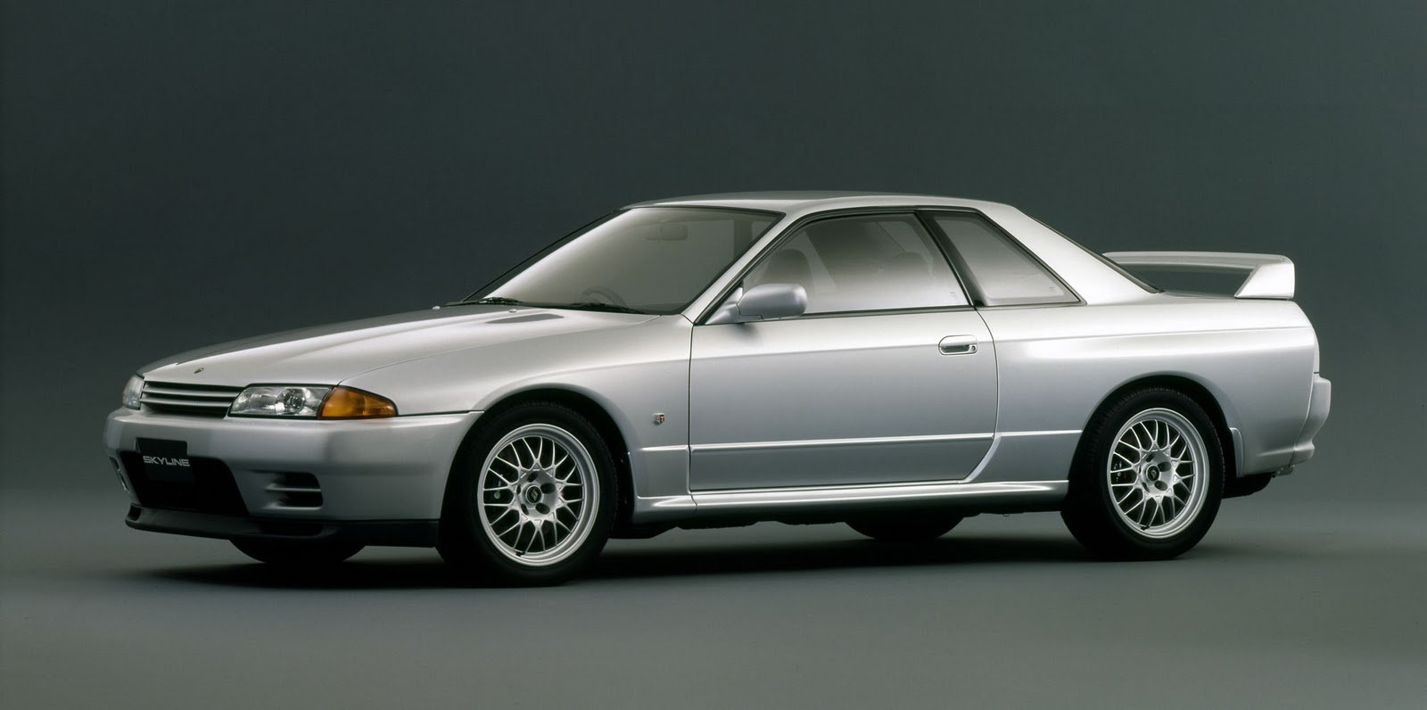 1993-Nissan-Skyline-GT-R-V-spec-BNR32