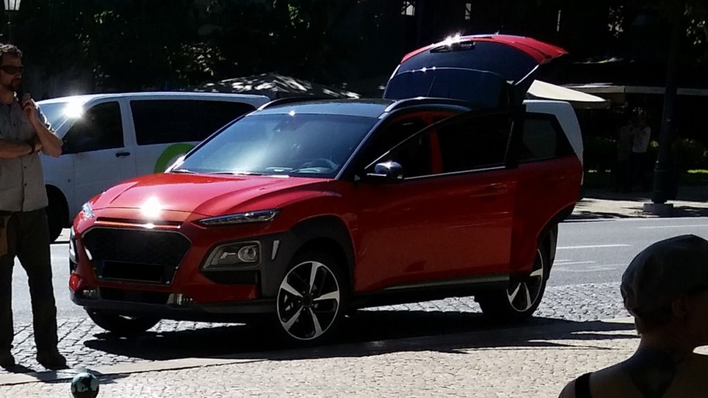 Hyundai-Kona-front-three-quarters-Portugal-spy-shot-1024x576