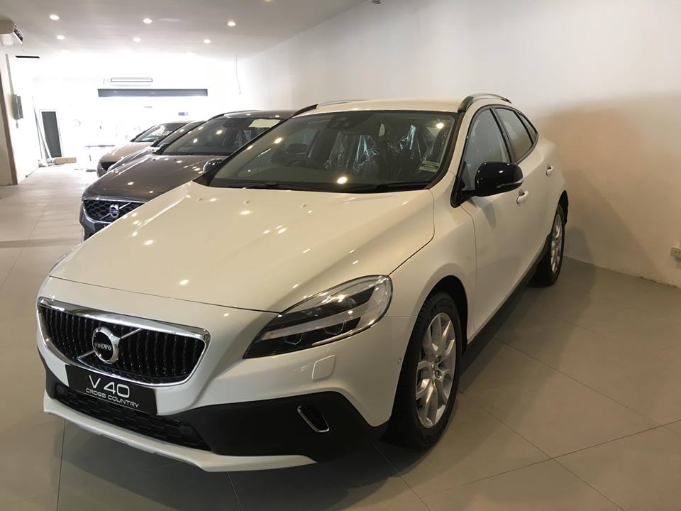 Vovlo-V40-CC-2017-arive (2)