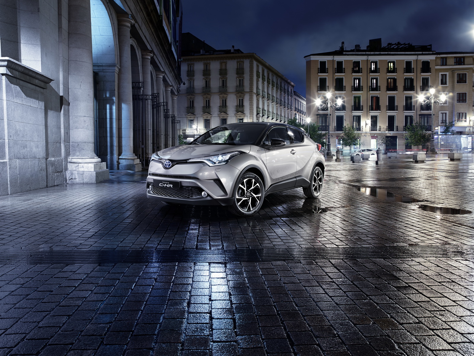 2017-Toyota-CHR-Hybrid (1)