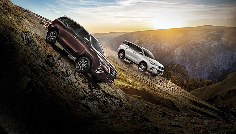 Toyota-Fortuner-2017-004