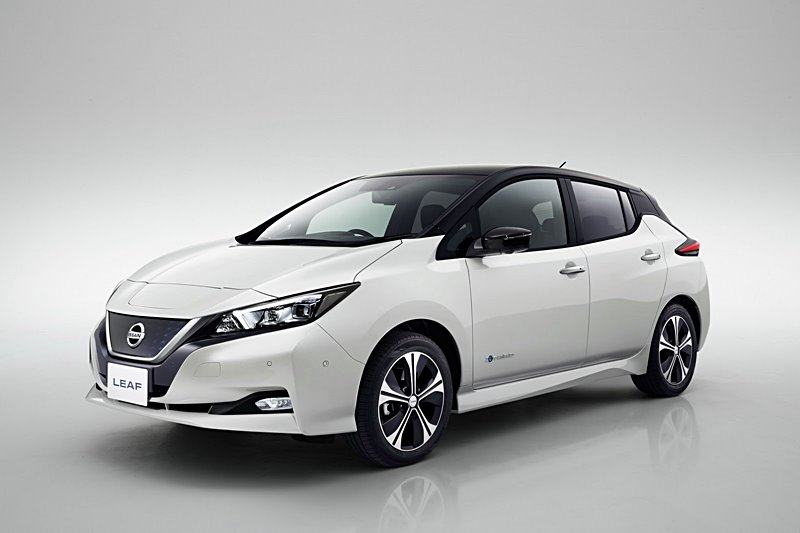 2018-Nissan-Leaf-Official-012