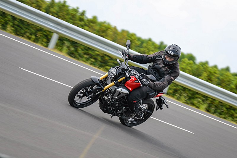 Honda-CB150R-test010