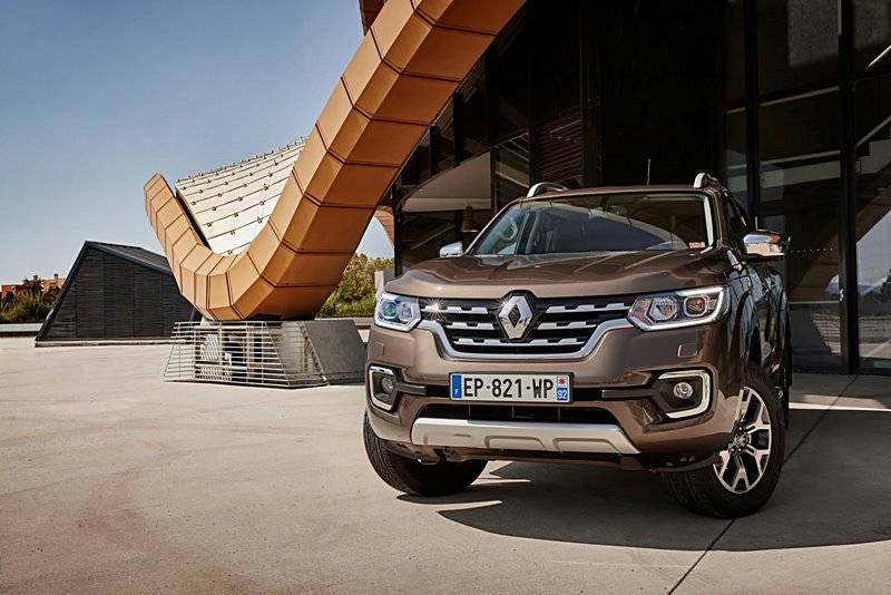 Renault-Alaskan-EU010