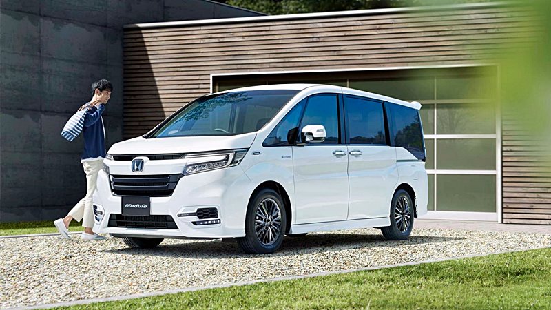 2018-honda-step-wgn (13)