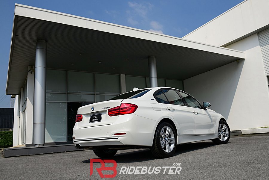 BMW 330e iconic- MY 2017 BMW 330e iconic- MY 2017