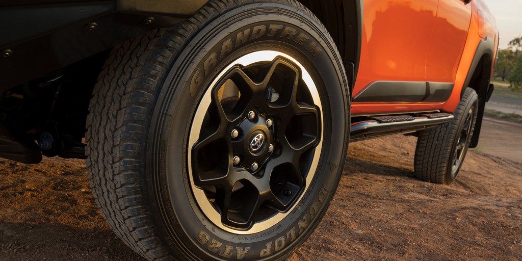 Toyota Hilux Rugged X 