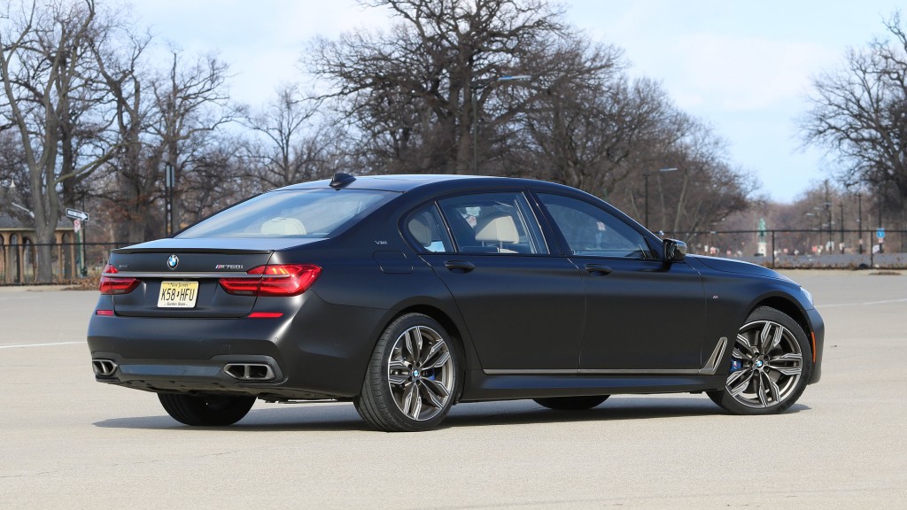 BMW M760i Discontinue