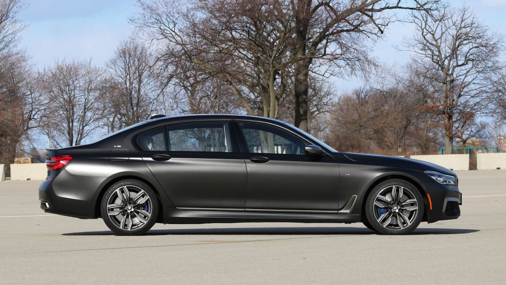 BMW M760i Discontinue