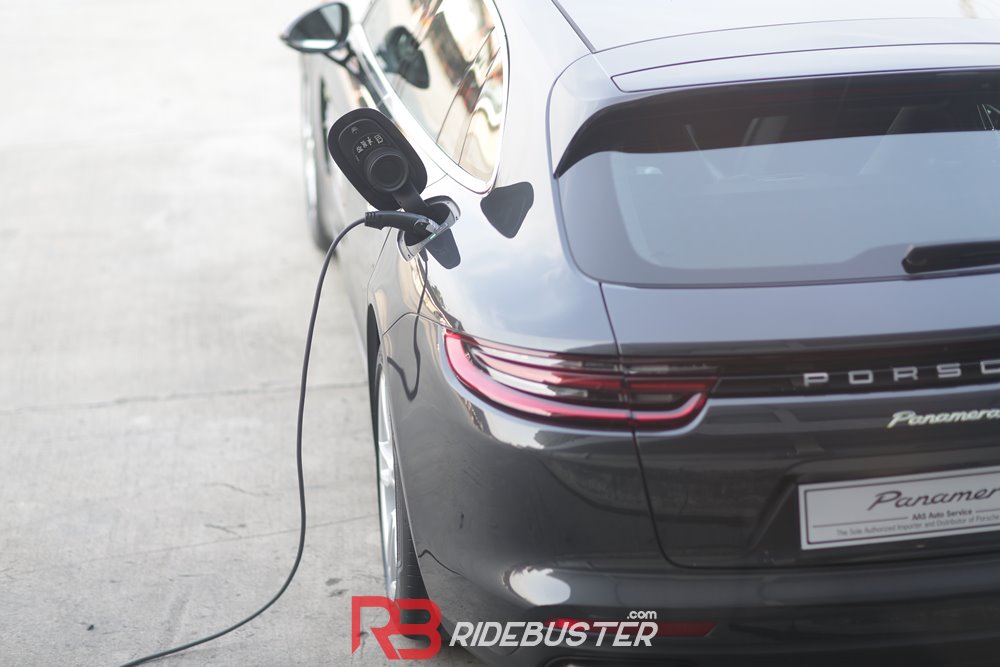 รถไฮบริด Porsche Panamera