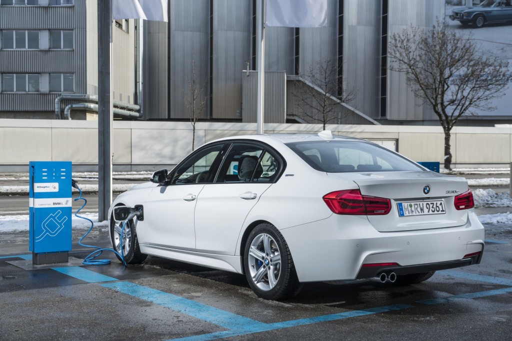 4 reason to buy a next hybrid car