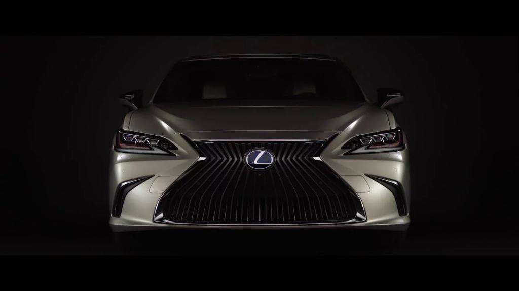 Lexus ES 2019