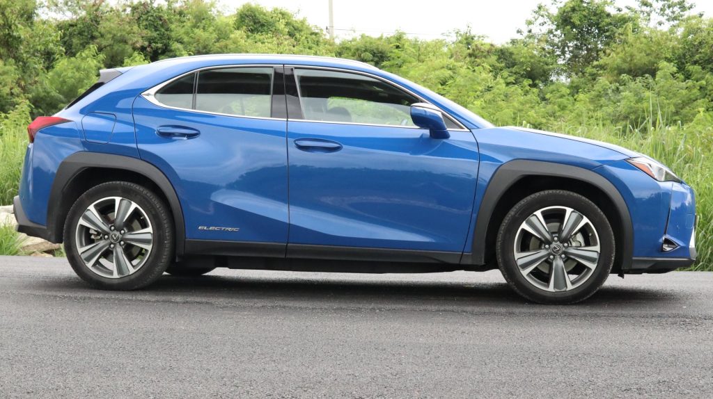 Lexus ux 300e EV 