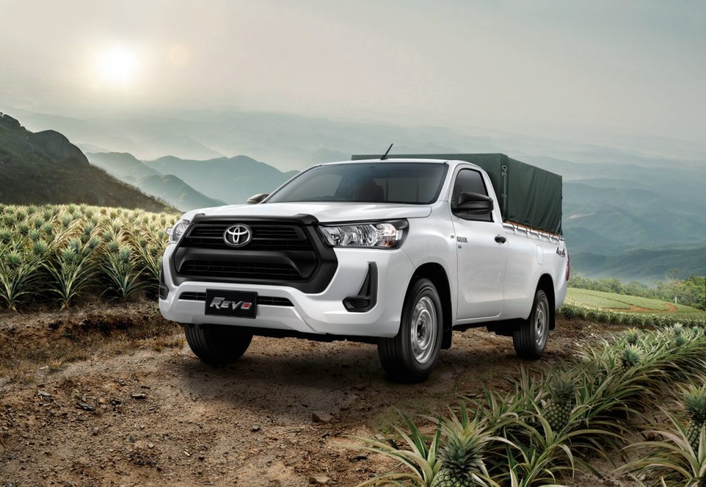 Toyota Hilux Revo standard Cab 6 AT 4x4 Toyota Hilux Revo standard Cab 6 AT 4x4