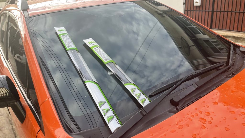 ใบปัดน้ำฝน Valeo Hybrid First