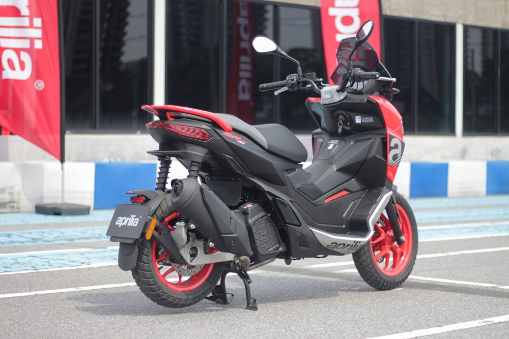 Aprilia SR GT 200