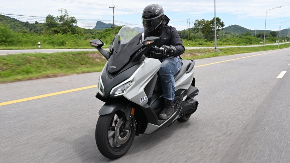 รีวิว 2022 Honda Forza 350 ปรับเปลือกใหม่ ให้กลมกล่อมกว่าเดิม รีวิว 2022 Honda Forza 350 ปรับเปลือกใหม่ ให้กลมกล่อมกว่าเดิม