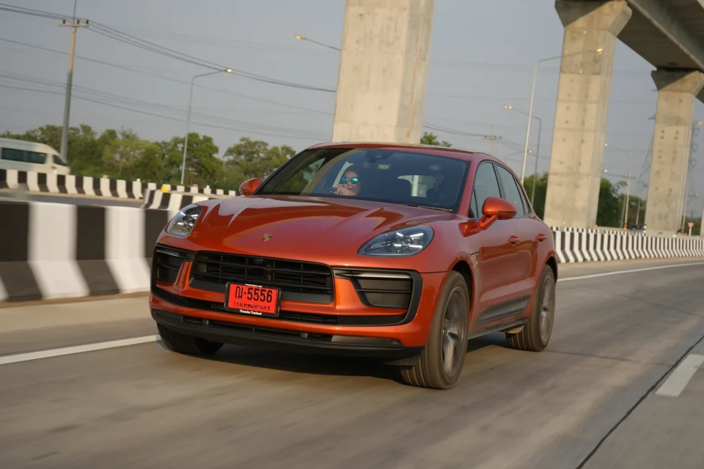 Porsche Macan Papaya Metallic