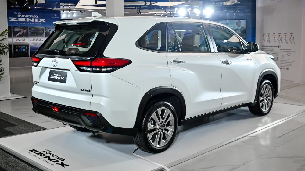 Toyota Innova Zenix Toyota Innova Zenix