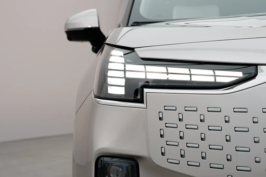 Volvo EM90 Volvo EM90