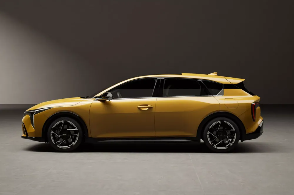 2026 KIA K4 5DR Hatchback