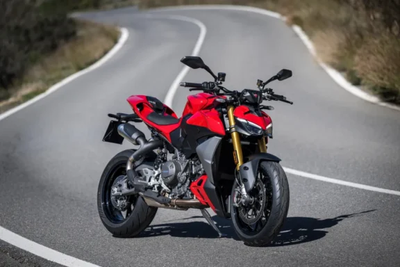 2025 Ducati Streetfighter V2 S