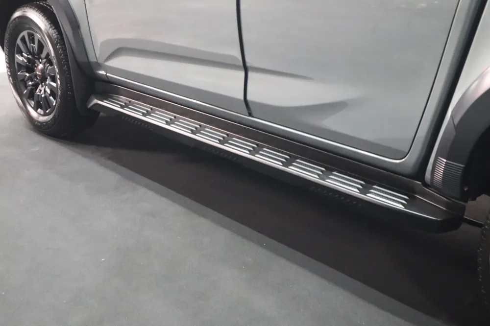 2026 Isuzu D-max V-Cross