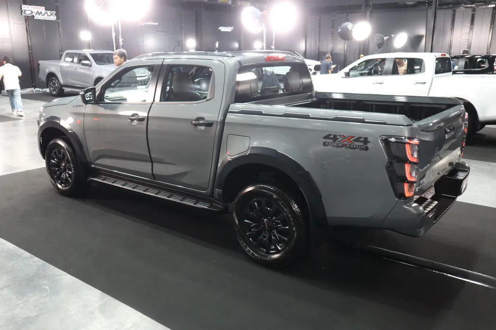 2026 Isuzu D-max V-Cross