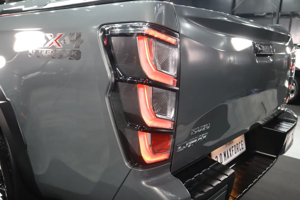 2026 Isuzu D-max V-Cross