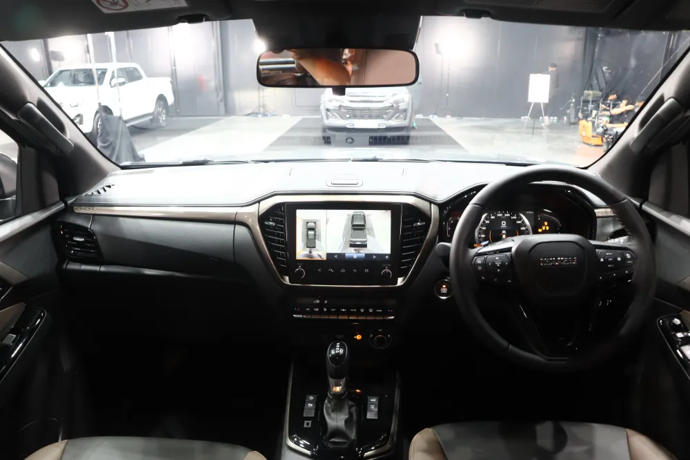 2026 Isuzu D-max V-Cross