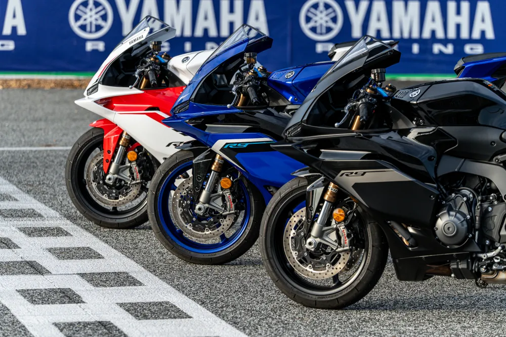 Yamaha R9