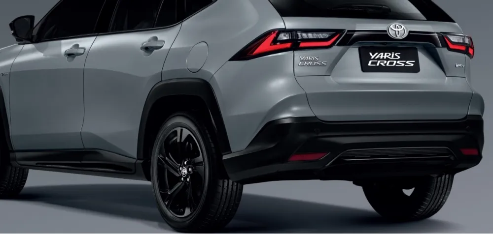 TOYOTA YARIS CROSS NIGHTSHADE