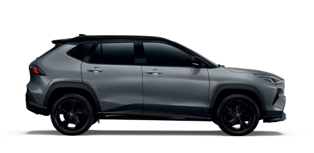 TOYOTA YARIS CROSS NIGHTSHADE