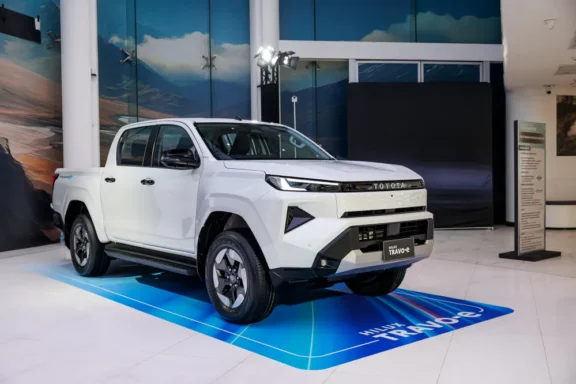 2026 Toyota Hilux Travo-E 4Trex