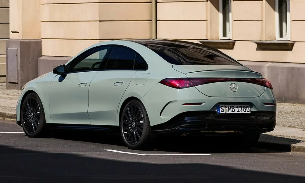 Mercedes-Benz CLA 220 Hybrid